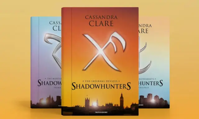Tre copertine di libri Shadowhunters di Cassandra Clare, con silhouette di città e simboli runici.