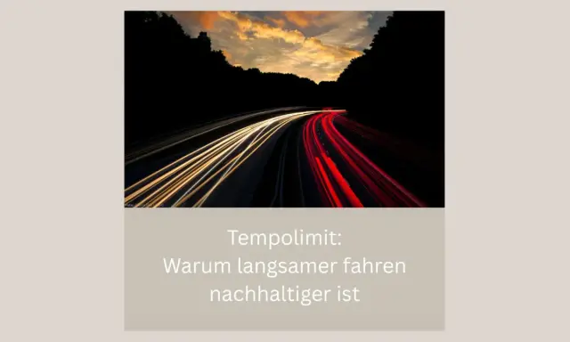 Autobahn bei Nacht mit Lichtspuren. Ein Tempolimit hilft, klimaneutral 2035 zu erreichen, da langsames Fahren nachhaltiger ist.