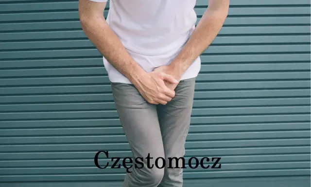 Mężczyzna z rękami skrzyżowanymi na kroczu, symbolizujący częstomocz na tle nerwowym. Jak leczyć tę dolegliwość?