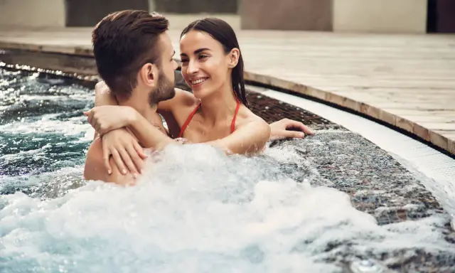 Weekend w SPA dla par: Jak wybrać idealny pakiet i wzmocnić związek?