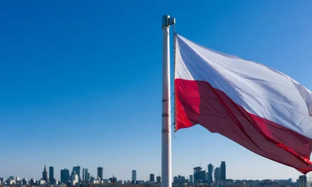 Flaga Polski: wygląd, symbolika, zasady. Czy znasz je wszystkie?