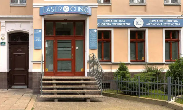 Elegancka fasada kliniki dermatologii estetycznej "Laser Clinic" w Szczecinie.