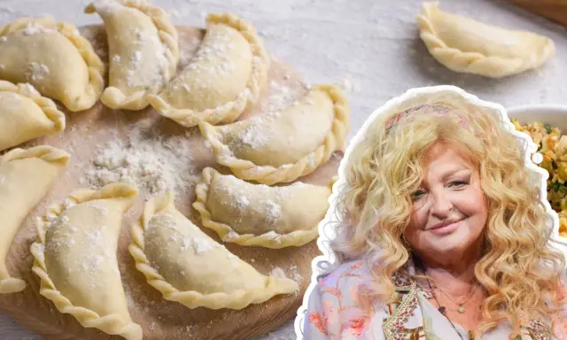 Surowe pierogi na desce, obok Magda Gessler. Idealne ciasto na pierogi według jej przepisu.