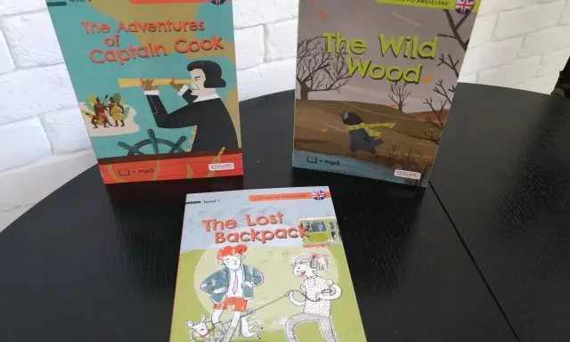 Książki do czytania po angielsku: "The Adventures of Captain Cook", "The Wild Wood" i "The Lost Backpack". Poziomy 1 i 2.