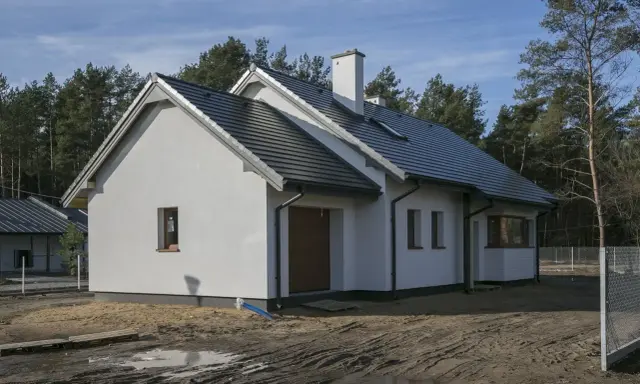 Dom w 8 godzin? Sprawdź realny koszt i proces budowy!