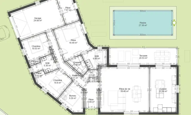 Plan d'une maison plain pied moderne de 150m2 avec garage, piscine, terrasse, 3 chambres, bureau, cuisine et pièce de vie spacieuse.