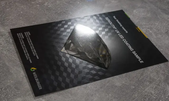 Próbka lakieru drip off na okładce z efektem 3D. SENOLITH® UV LED COATING SAMPLE.