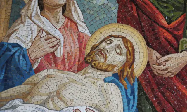 Mozaika przedstawia opłakiwanie Chrystusa. Postacie w żałobie, jak w psalm 32, szukają pocieszenia w bólu.