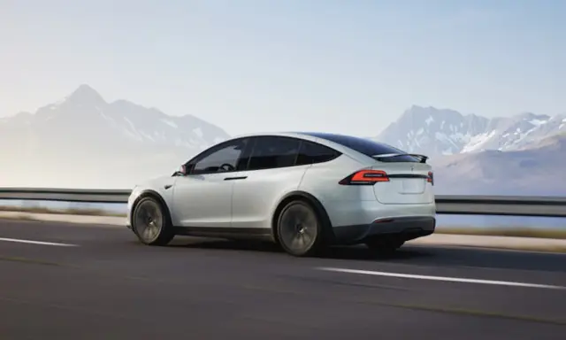 Tesla Motor Model X: Leistungsstark, aber teuer und weniger agil?