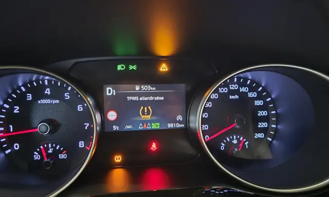 Świeci TPMS w Kia Sportage? Zresetuj kontrolkę ciśnienia sam!