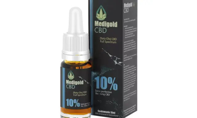 Olejek CBD Medigold pomógł mi odzyskać spokój. Złoty olej Full Spectrum 10% w szklanej buteleczce z pipetą.