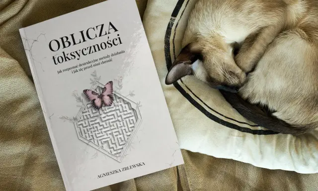 Obojętność na kobietę: Cicha pułapka? Jak odzyskać siebie?
