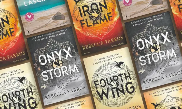 Copertine dei libri di Rebecca Yarros: "Iron Flame", "Onyx Storm" e "Fourth Wing".