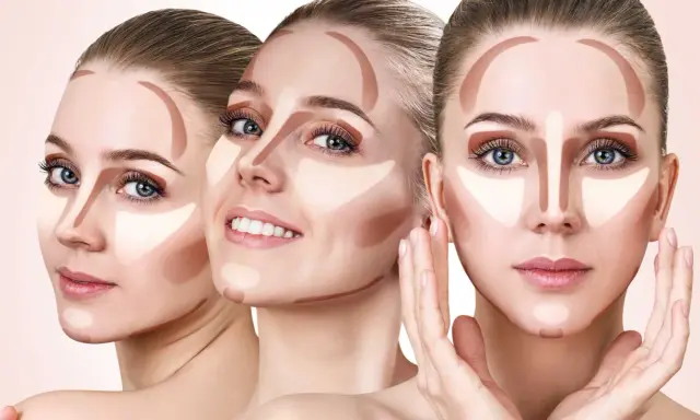 Tre volti femminili mostrano il contouring viso con tecniche di ombreggiatura e illuminazione, simili a un filler per definire i tratti.