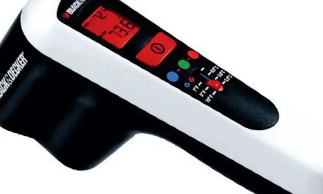 Thermomètre Black & Decker pour comment détecter les fuites d'air dans une maison. Indique 73.6°F.