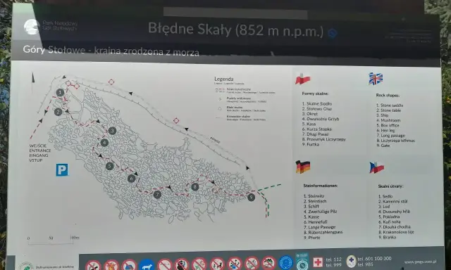 Mapa Błędnych Skał z zaznaczonymi szlakami, punktami widokowymi i formami skalnymi, jak "Skalne Siodło" czy "Okręt".
