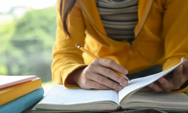 Co to jest literatura? Definicja, rodzaje, funkcje wszystko, co musisz wiedzieć.