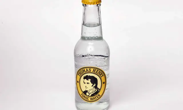Thomas Henry Tonic Water: Erfrischendes, kohlensäurehaltiges Getränk mit Chinin, perfekt für Cocktails.