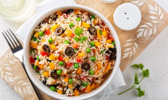 Salade de riz : Recette inratable, astuces et variantes estivales