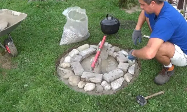 Palenisko ogrodowe DIY: Zbuduj je sam, uniknij błędów!