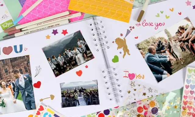 Álbum de fotos con pegatinas y fotos de bodas. Ideal para crear manualidades para regalar, con mensajes de "I love you" y corazones.