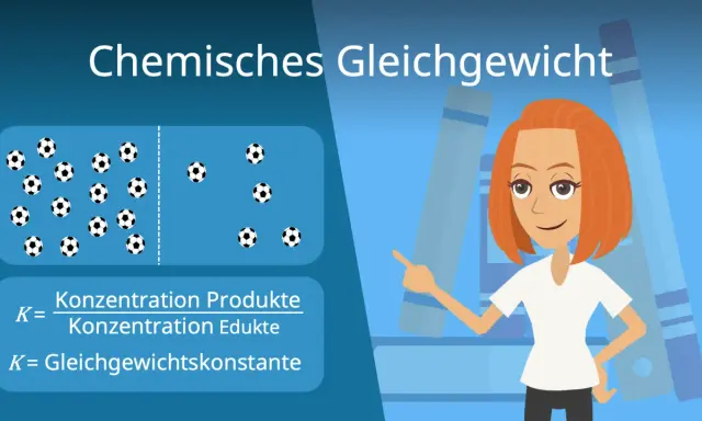 Eine Frau erklärt das chemische Gleichgewicht anhand von Fußballsymbolen und der Gleichgewichtskonstante K.