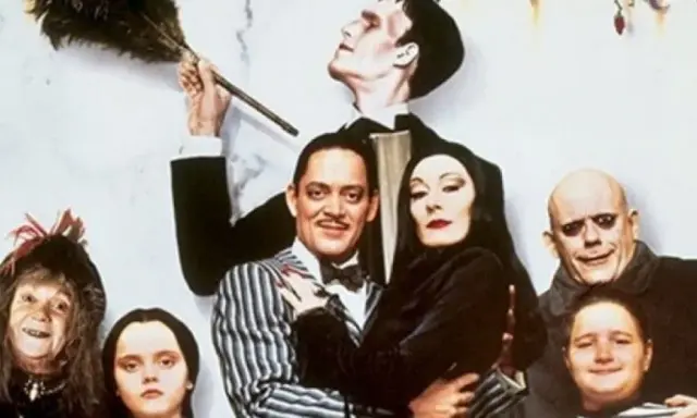 Rodzina Addamsów: Gdzie obejrzeć pełny film? Ekscentryczna komedia