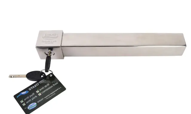Antivol STAZO pour fabriquer un antivol moteur hors bord. Ce système de verrouillage robuste, avec ses clés, assure une protection maximale contre le vol.