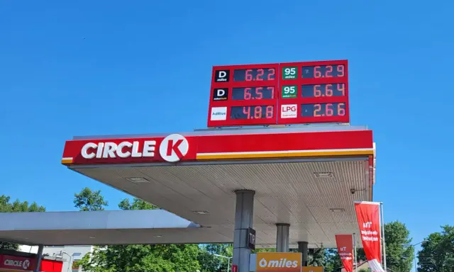 Cena gazu LPG na stacji Circle K: 2.66. Widoczne też ceny diesla i benzyny 95.