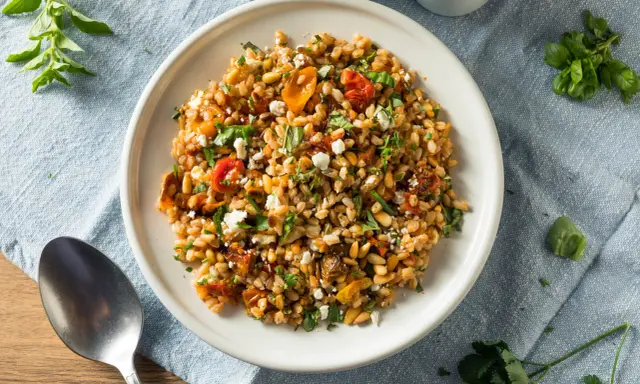 Insalata di Farro: Ricetta Facile, Veloce e Gustosa | La Guida Completa
