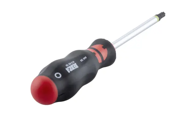 Destornillador Torx con mango ergonómico negro y rojo, parte de los diversos tipos de destornilladores.