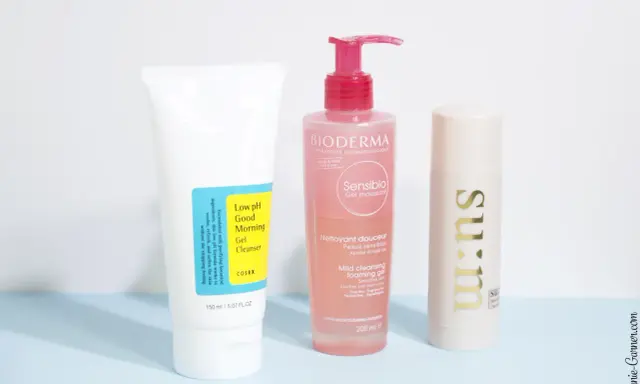 Trois nettoyants visage : COSRX, Bioderma Sensibio et Su:m37. Quel nettoyant visage choisir pour votre peau ?