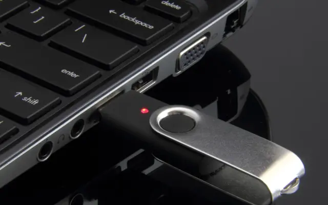 Jak sformatować pendrive na MacBooku? Pełny poradnik krok po kroku