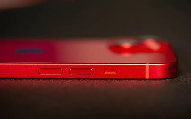 iPhone 13 NFC: Nie szukaj włącznika! Płać i automatyzuj