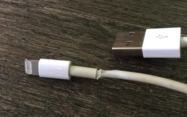 Ładowarka do iPhone: Gdzie kupić? Oryginał, MFi czy podróbka?
