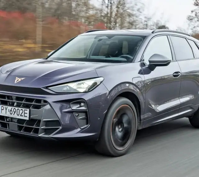 Nowy Cupra Terramar w ruchu. Sprawdź aktualną cupra terramar cena i dostępne wersje.