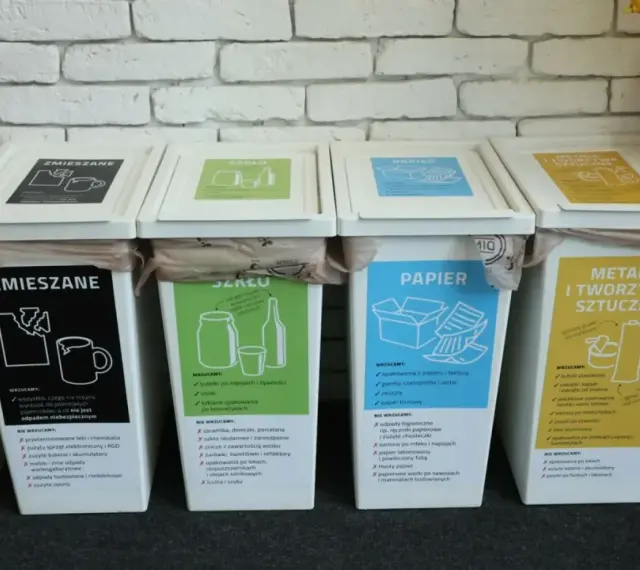 Pojemniki do segregacji odpadów: zmieszane, szkło, papier, metale i tworzywa sztuczne. Gdzie wyrzucić długopis? Do zmieszanych.