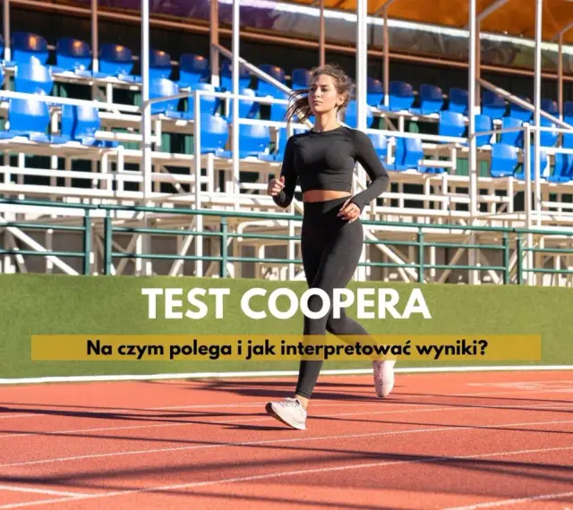 Kobieta biegnie na bieżni stadionu, przygotowując się do testu Coopera.