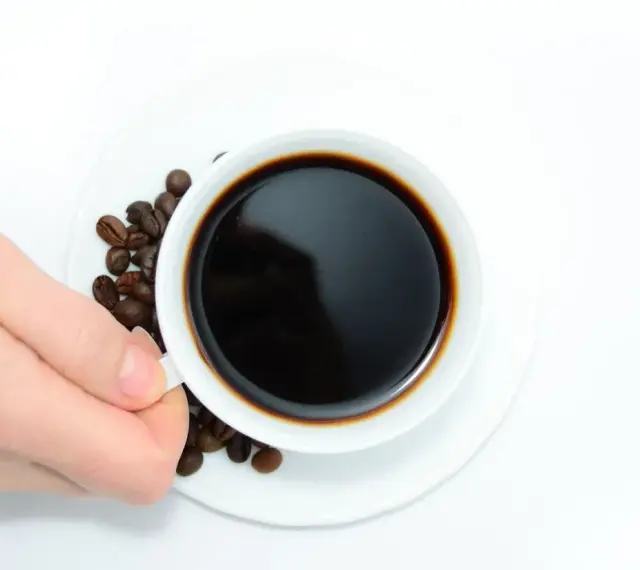 Sekrety mocnej kawy w małej filiżance: Zostań domowym baristą!