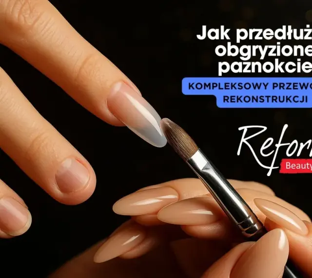Jak przedłużyć paznokcie? Zobacz kompleksowy przewodnik rekonstrukcji paznokci. Dłonie z pięknymi, przedłużonymi paznokciami.