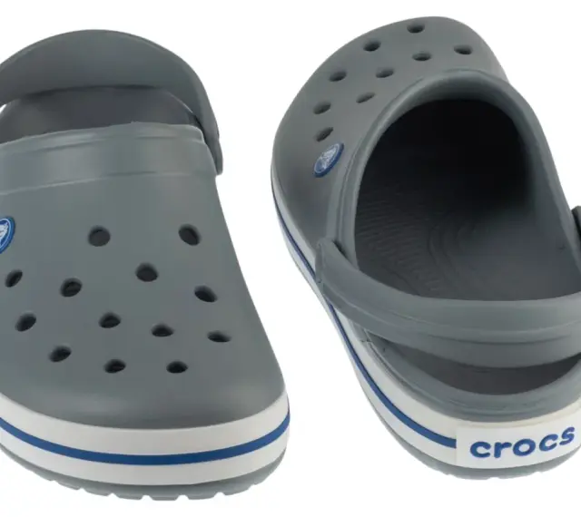 Szare Crocsy, rozmiar W8. Idealne na letnie dni, zapewniające komfort i wygodę.