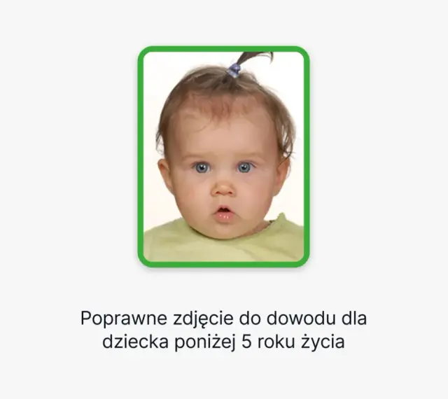 Urocze zdjęcie niemowlaka do dowodu, z niebieskimi oczami i kucykiem. Idealne dla malucha poniżej 5 roku życia.