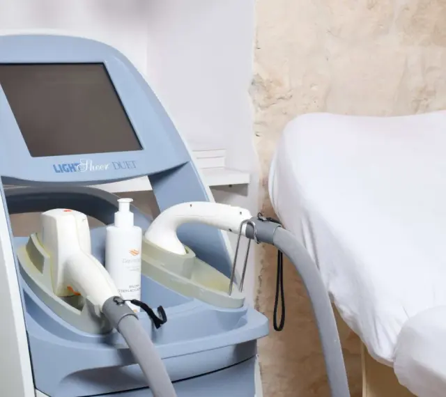 Profesjonalny Light Sheer Duet laser do depilacji. Opinie potwierdzają jego skuteczność i bezpieczeństwo.