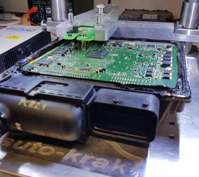 Naprawa sterownika Audi PCR2.1, diagnoza DTC P0300. Elektronika samochodowa.