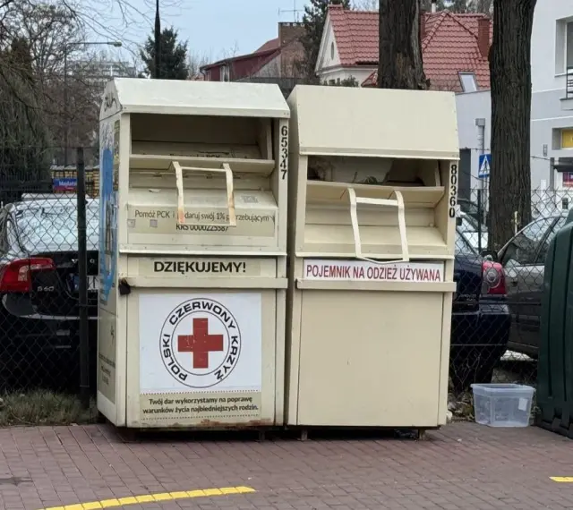 Pojemniki na odzież używaną. Tutaj możesz oddawać ubrania, które posłużą innym.