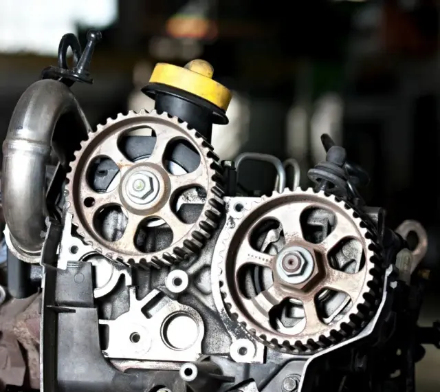 Mechanizm rozrządu w dieslu. Pamiętaj, co ile wymieniać rozrząd w dieslu, by uniknąć awarii.