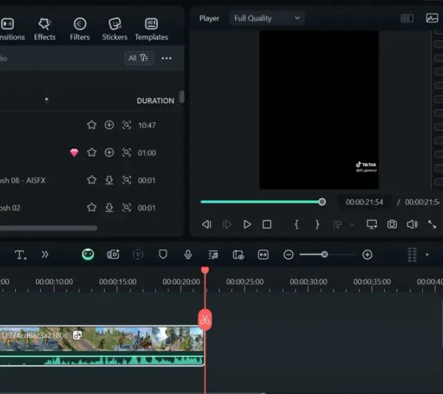 Edytor wideo z panelem audio, gdzie można dostosować modulator głosu, pitch, audio ducking i equalizer.