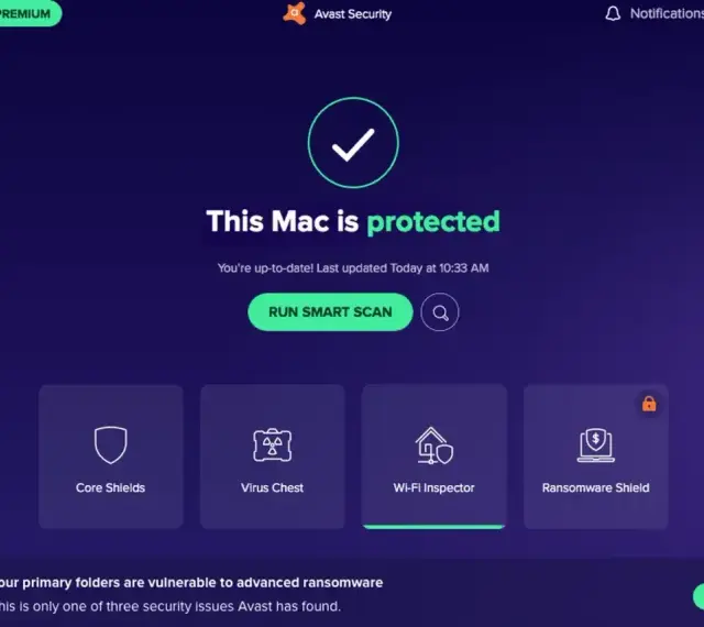 Interfejs Avast Security informuje, że Mac jest chroniony. Kliknij "RUN SMART SCAN", aby dowiedzieć się, jak przeskanować komputer i rozwiązać problemy z bezpieczeństwem.