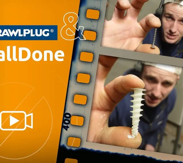 Jakie kołki do GK? Ręce pokazują śrubę i kołek rozporowy. Logo Rawlplug i napis WallDone.