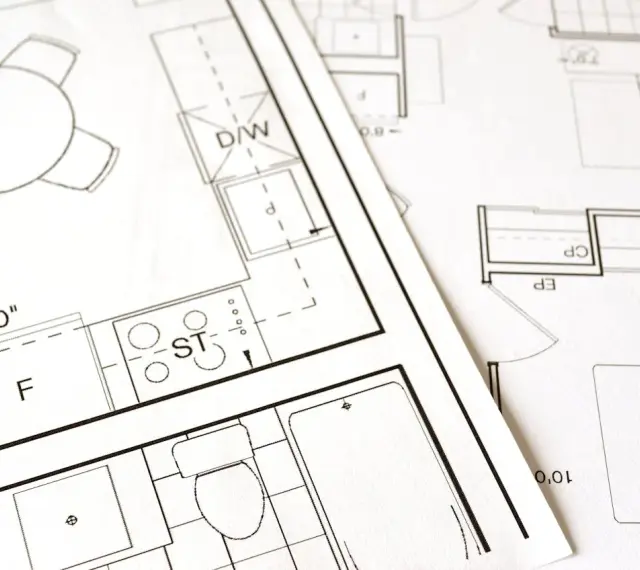 Plany architektoniczne pokazują kuchnię, łazienkę i pokoje. Zastanawiasz się, ile kosztuje adaptacja projektu?